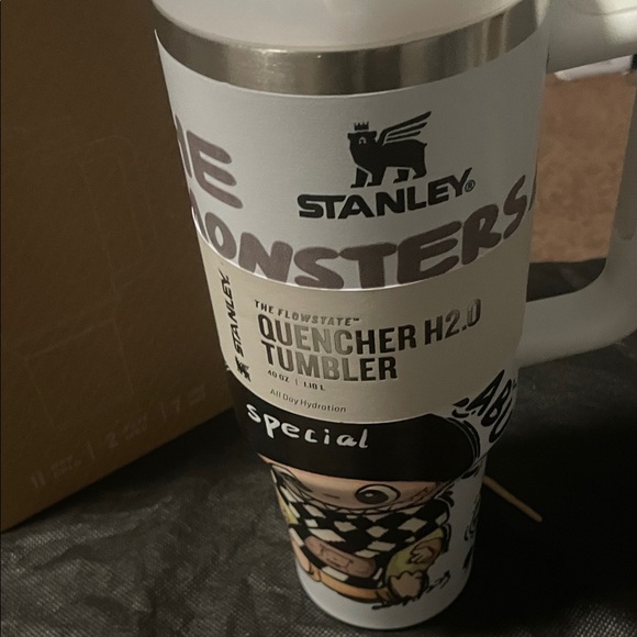 Stanley Quencher H2.0 Tumbler with Black and White Design - Picture 1 of 6